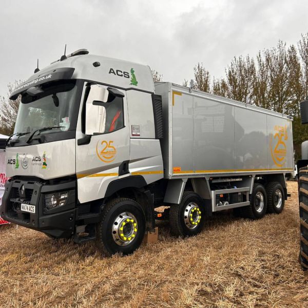 Renault lorry.jpg